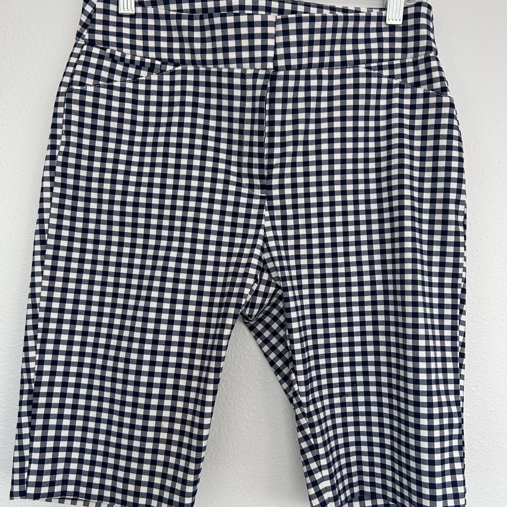 Stylish Attyre shorts Size 8
#140